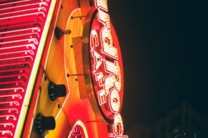 【全球疫情最新动态数据图表,全球疫情最新动态数据图表图片】